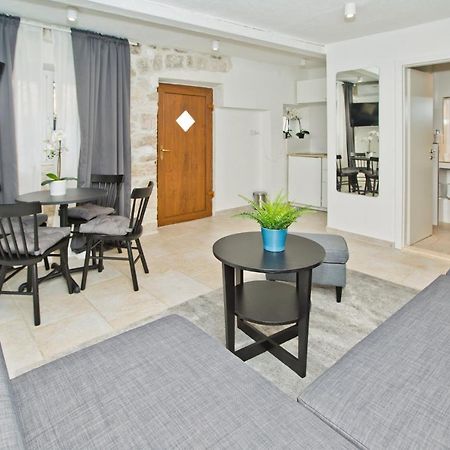 Apartment And Studios Happy Place Hvar Town Exteriör bild
