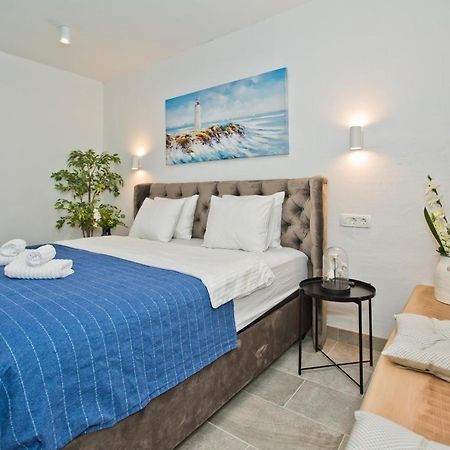 Apartment And Studios Happy Place Hvar Town Exteriör bild