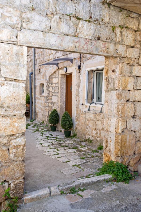 Apartment And Studios Happy Place Hvar Town Exteriör bild