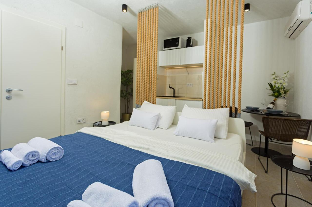 Apartment And Studios Happy Place Hvar Town Exteriör bild