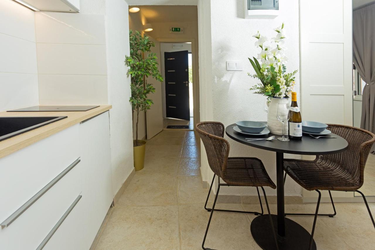 Apartment And Studios Happy Place Hvar Town Exteriör bild