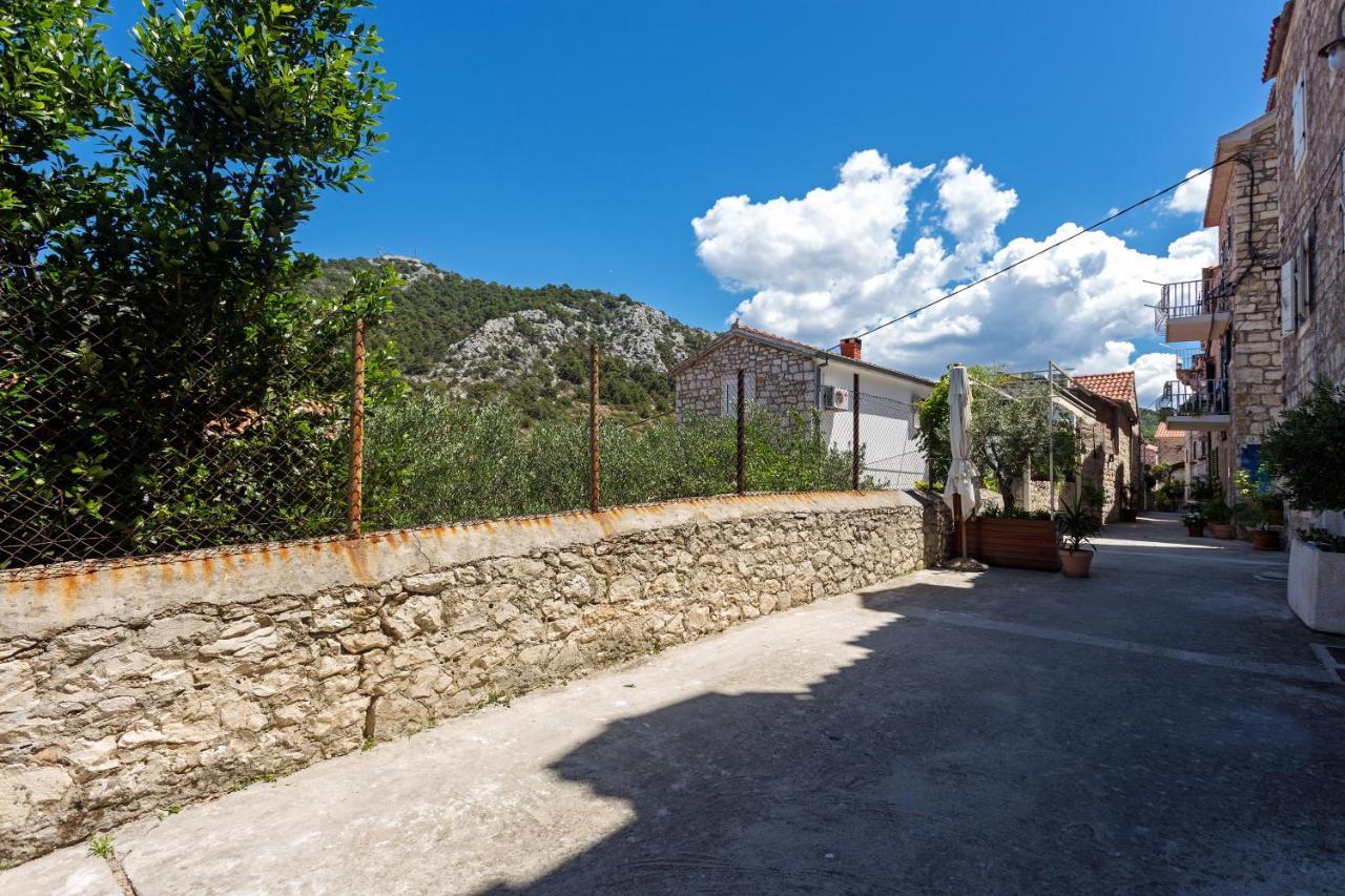 Apartment And Studios Happy Place Hvar Town Exteriör bild