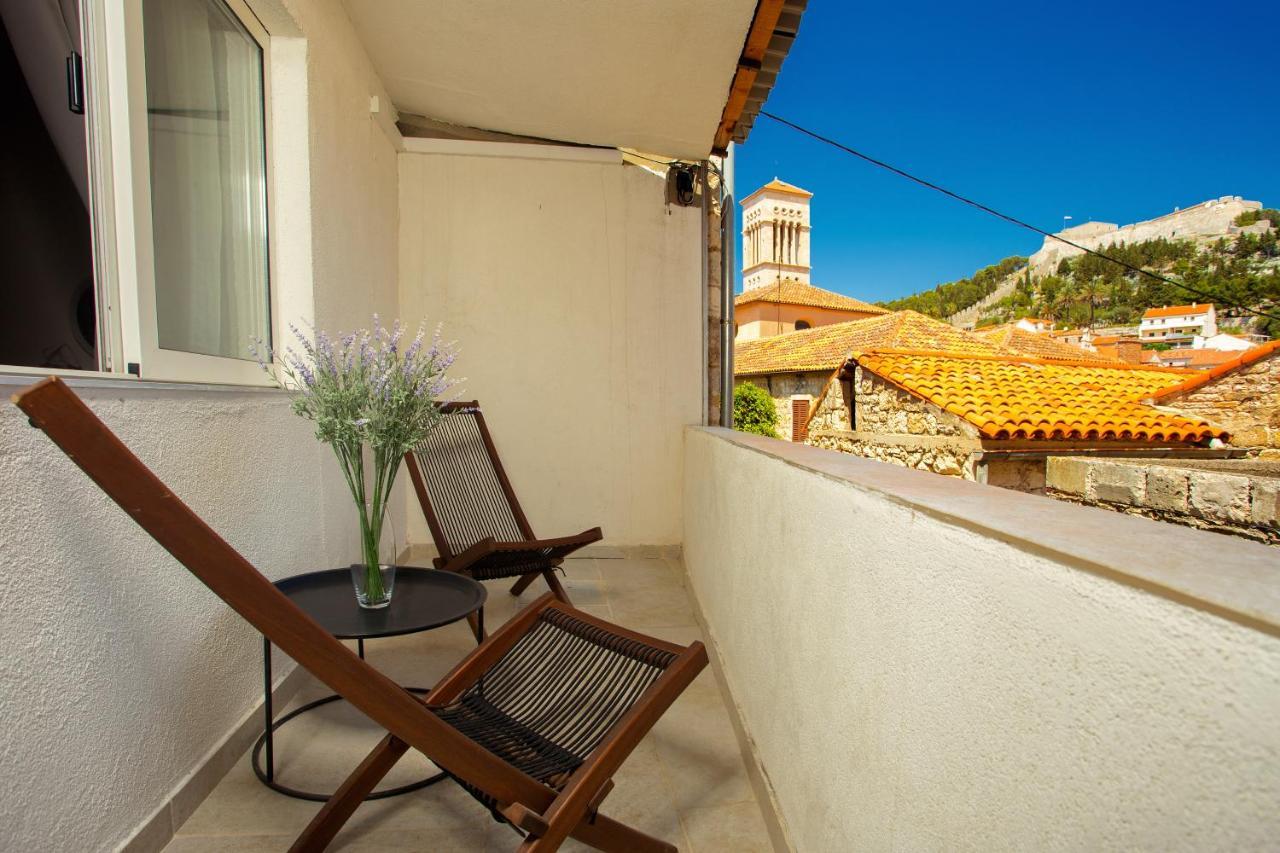 Apartment And Studios Happy Place Hvar Town Exteriör bild
