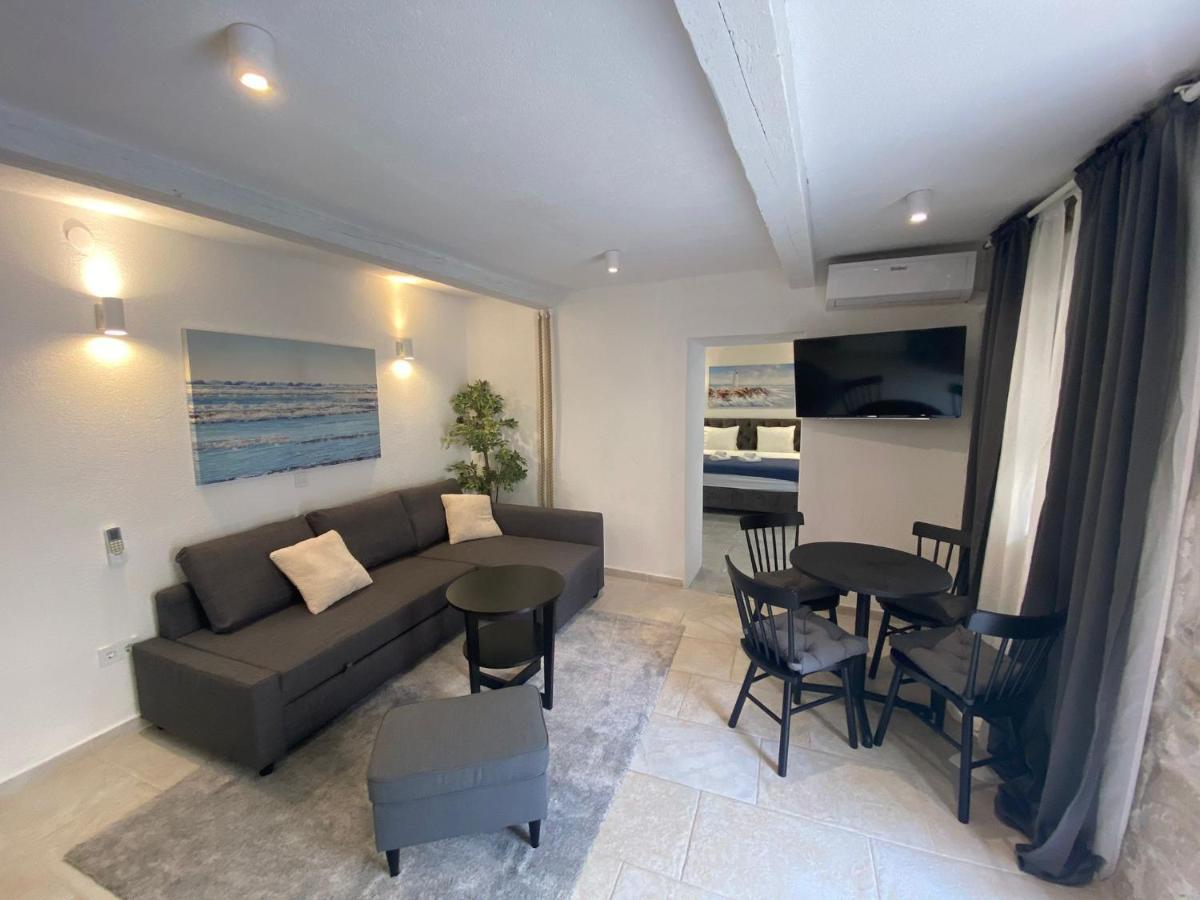 Apartment And Studios Happy Place Hvar Town Exteriör bild
