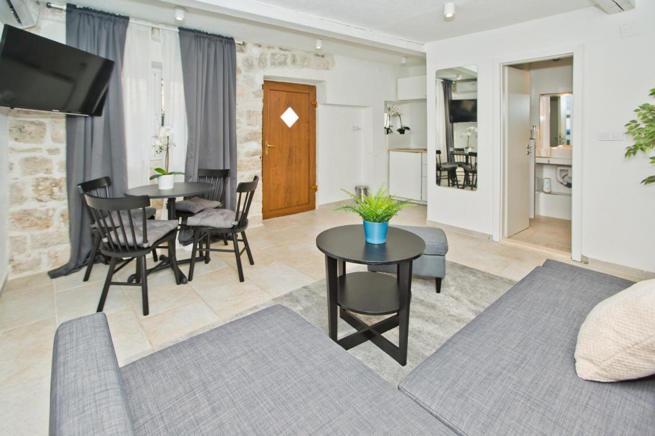 Apartment And Studios Happy Place Hvar Town Exteriör bild