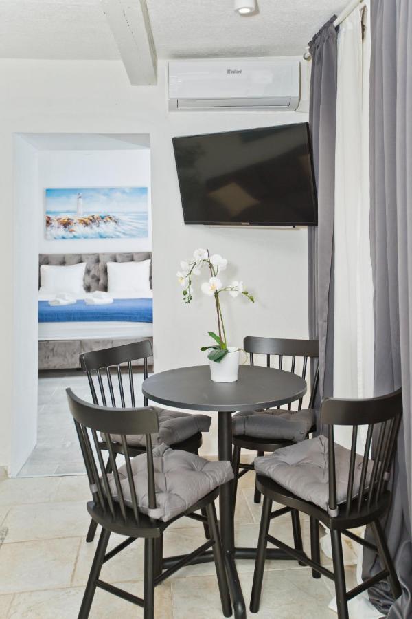 Apartment And Studios Happy Place Hvar Town Exteriör bild