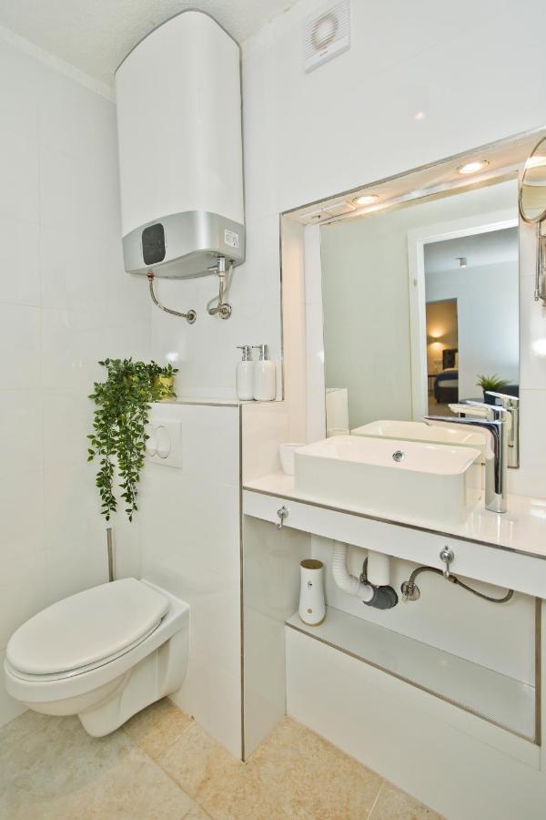 Apartment And Studios Happy Place Hvar Town Exteriör bild