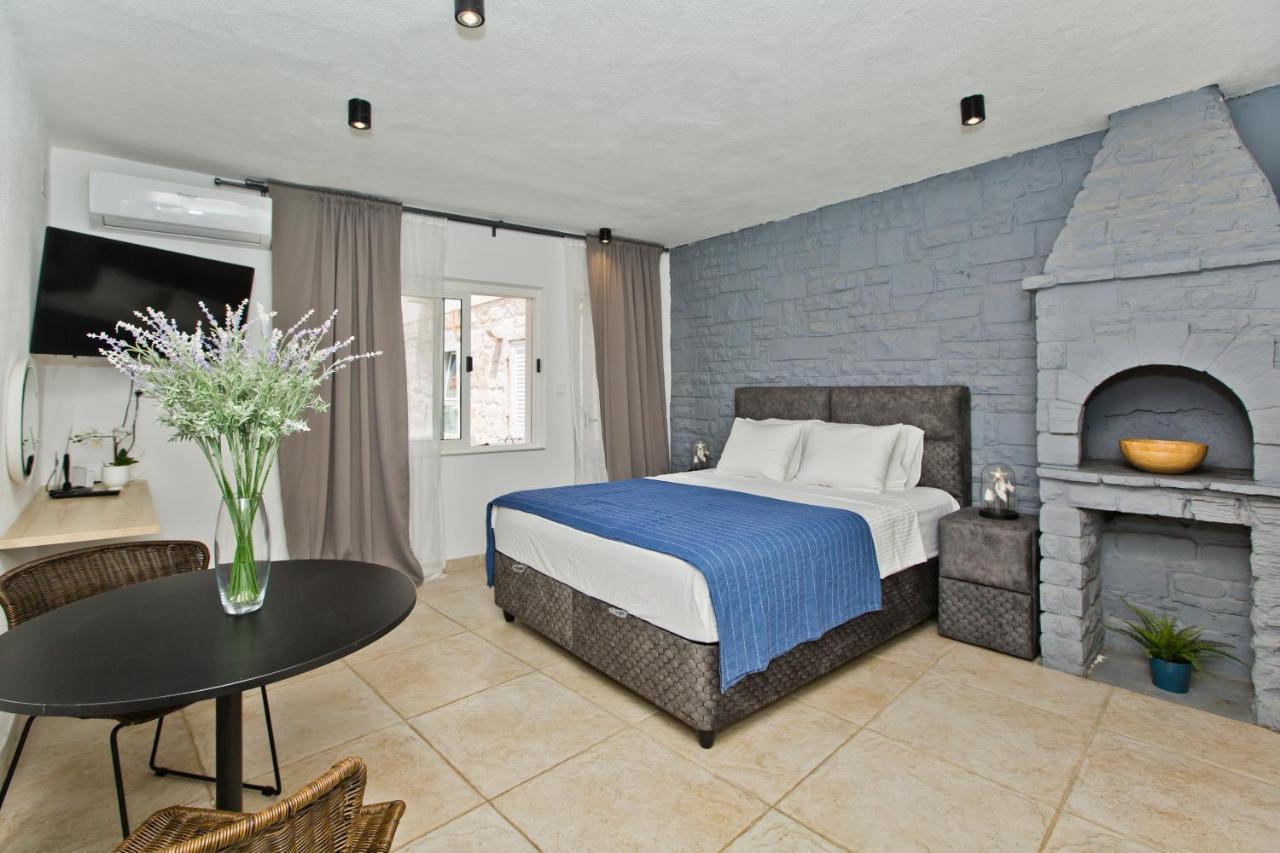 Apartment And Studios Happy Place Hvar Town Exteriör bild