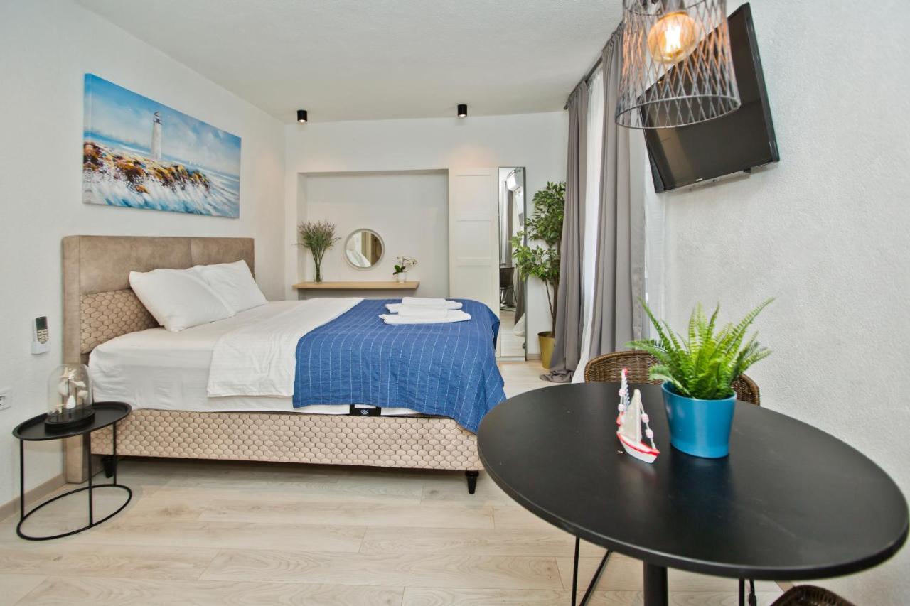 Apartment And Studios Happy Place Hvar Town Exteriör bild