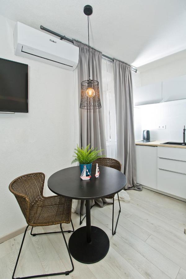 Apartment And Studios Happy Place Hvar Town Exteriör bild
